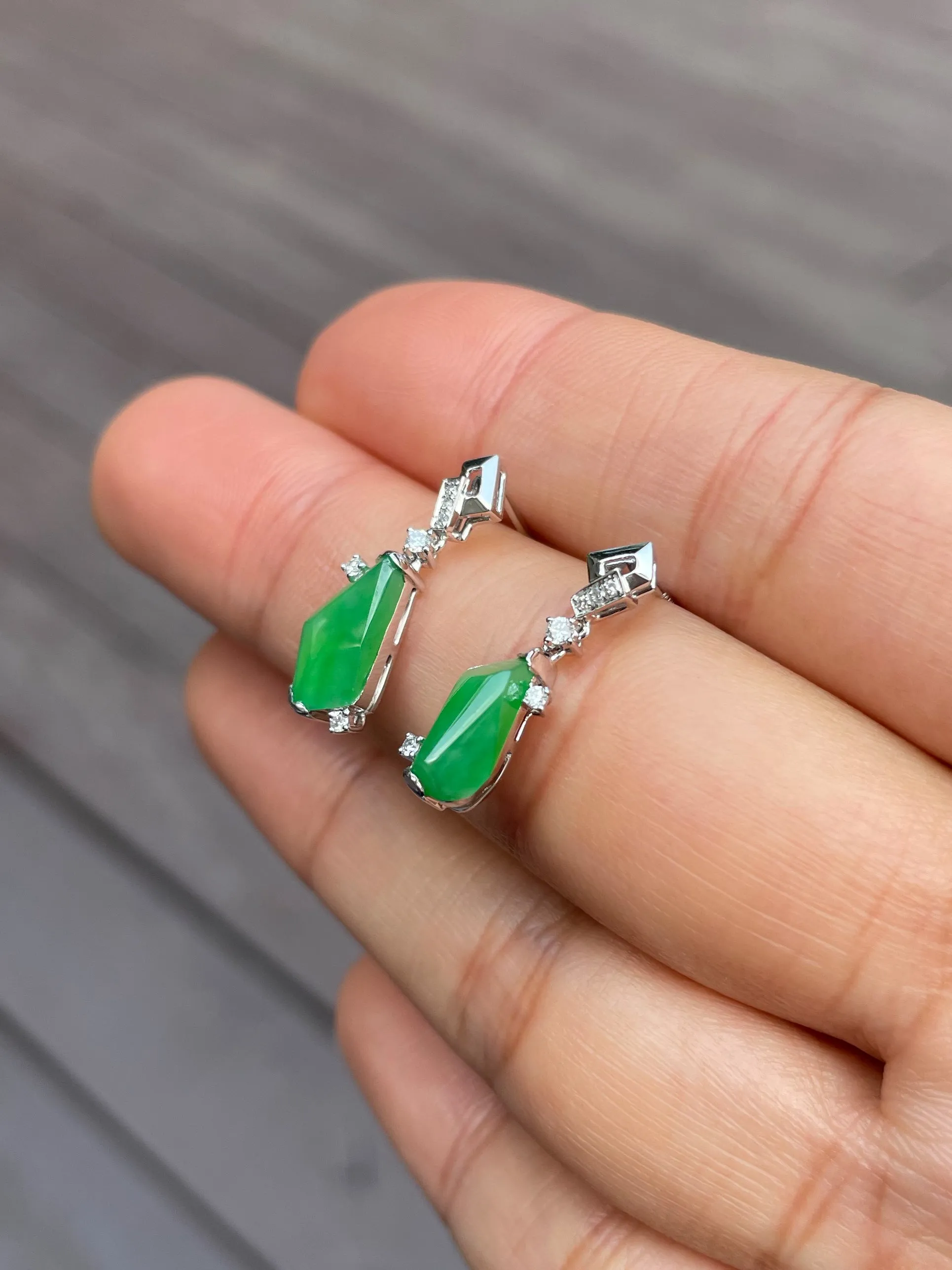 Green Jade Dangling Earrings (NJE062)