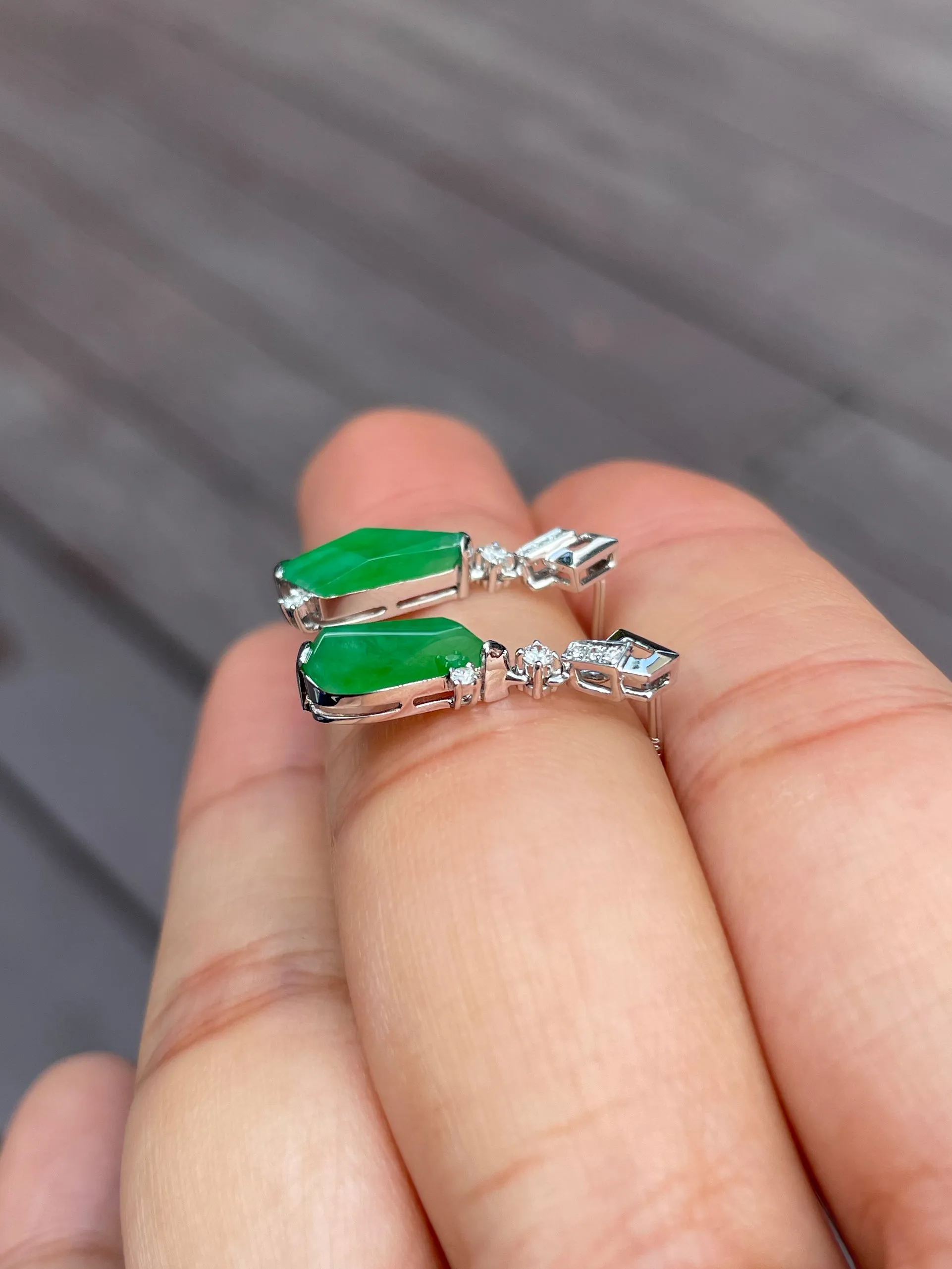 Green Jade Dangling Earrings (NJE062)