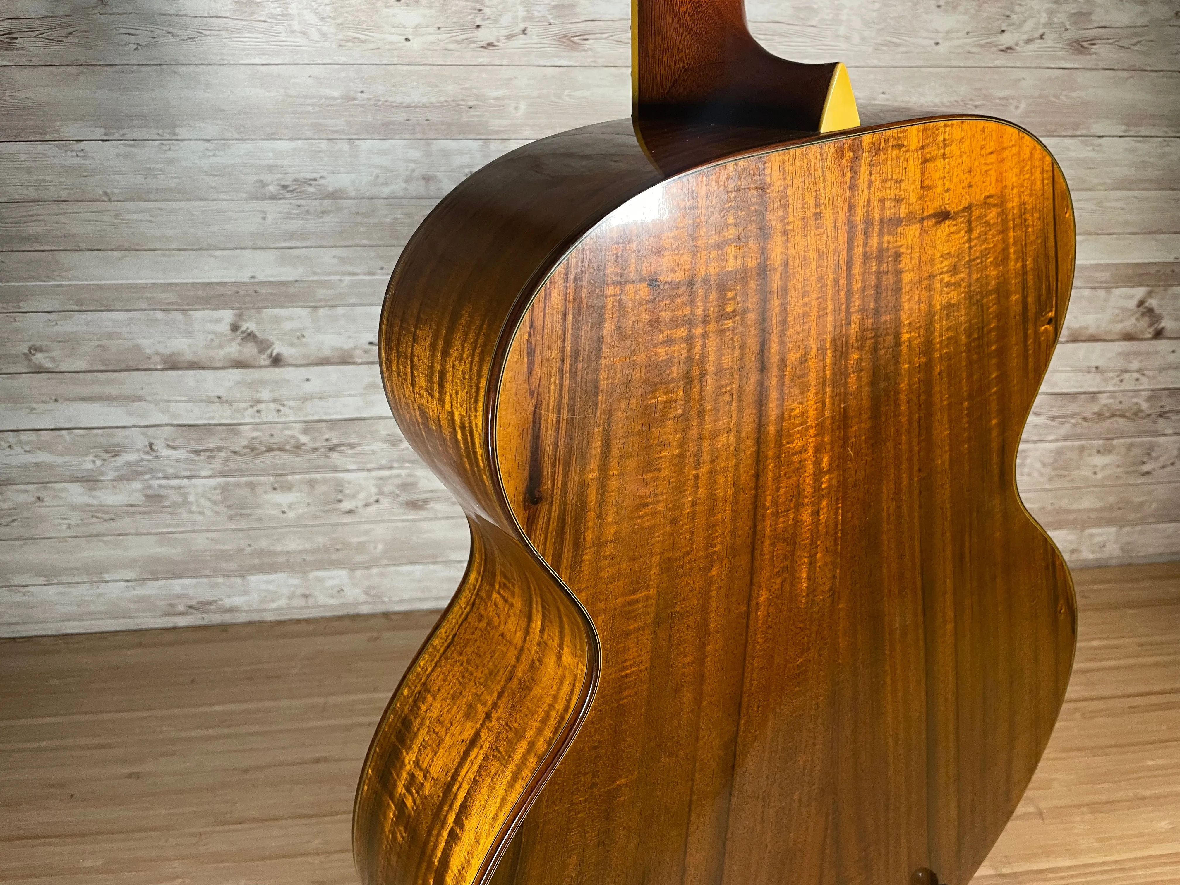 Larrivee J-19 Koa Jumbo Acoustic with Electronics Used
