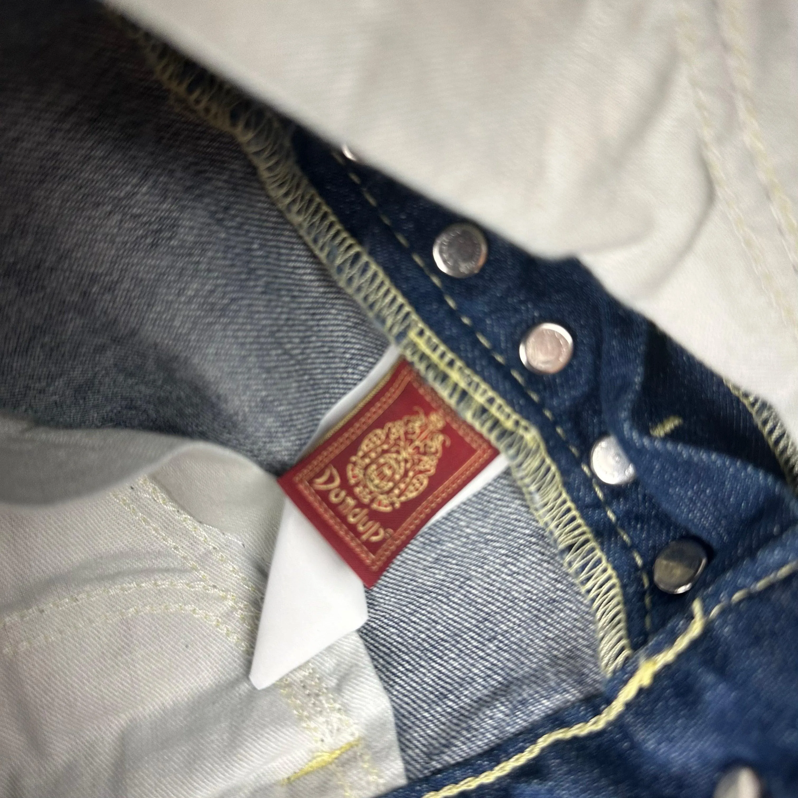 NWT - Dondup  Stunning Italian 'Surya' Jeans  -Size 28